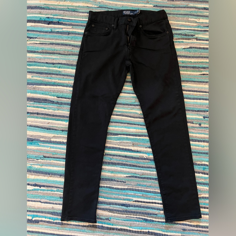 Men’s Polo Ralph Lauren Sullivan Slim Knitlike Chino pants in Black.